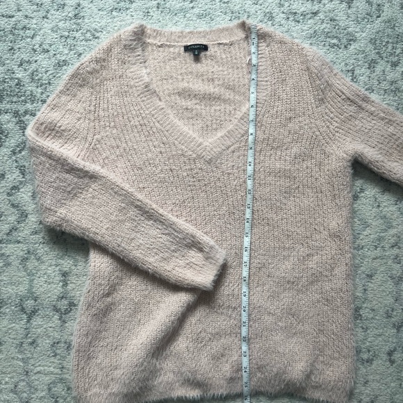 Pink Fuzzy V-Neck Sweater oversized fit - Picture 3 of 7